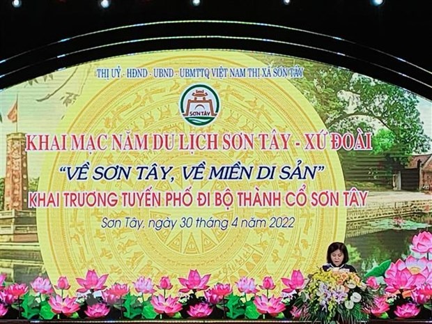 Ha Noi: Chinh thuc khai truong tuyen pho di bo Thanh co Son Tay hinh anh 2